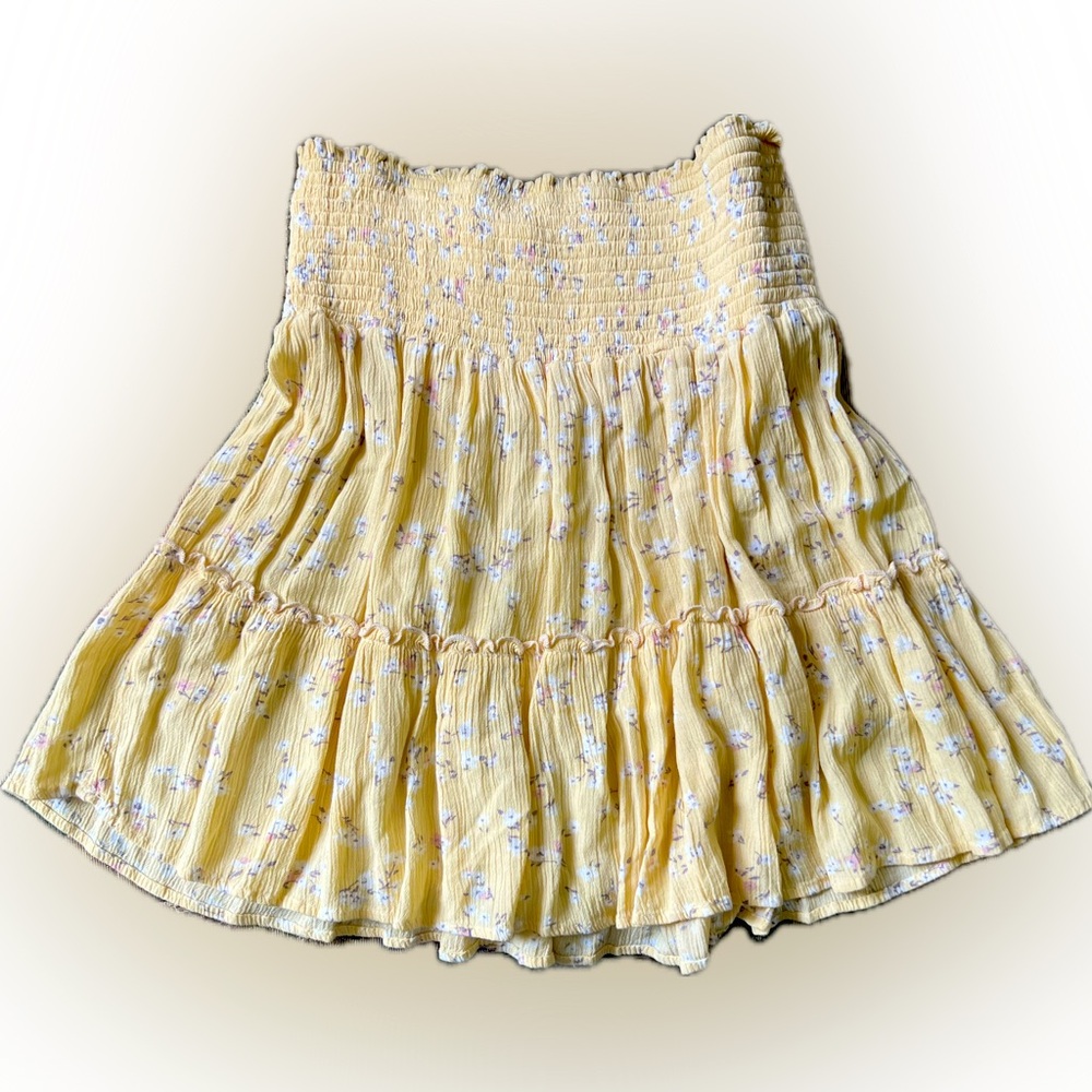 NWOT Floral Yellow Tiered, Smocked, Mini Skirt. High Waist. Size L. - Picture 1 of 7